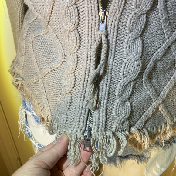 4/$10 item🤑 Faded Glory Missy medium Tan double zip up/dn knitted hooded sweater - Picture 4 of 5